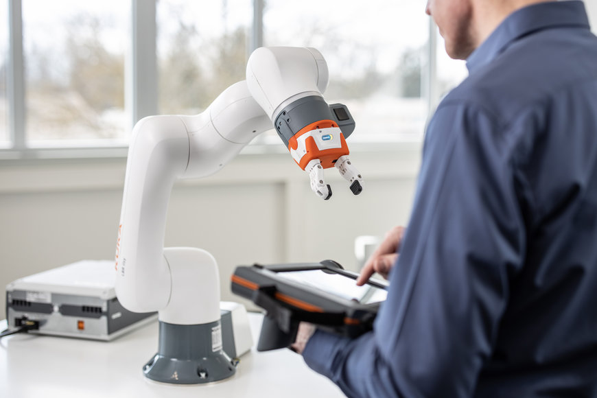 KUKA auf der AMB 2022: mobile Robotik für Werkzeug-maschinen, Bin-Picking-Lösungen und vieles mehr
